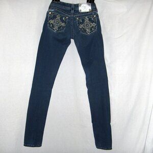 Miss Me Signature Skinny, Measure 27-29" W, 32" I